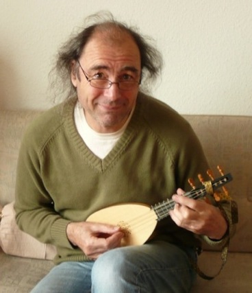 And Ivo playing the newlycompleted soprano lute